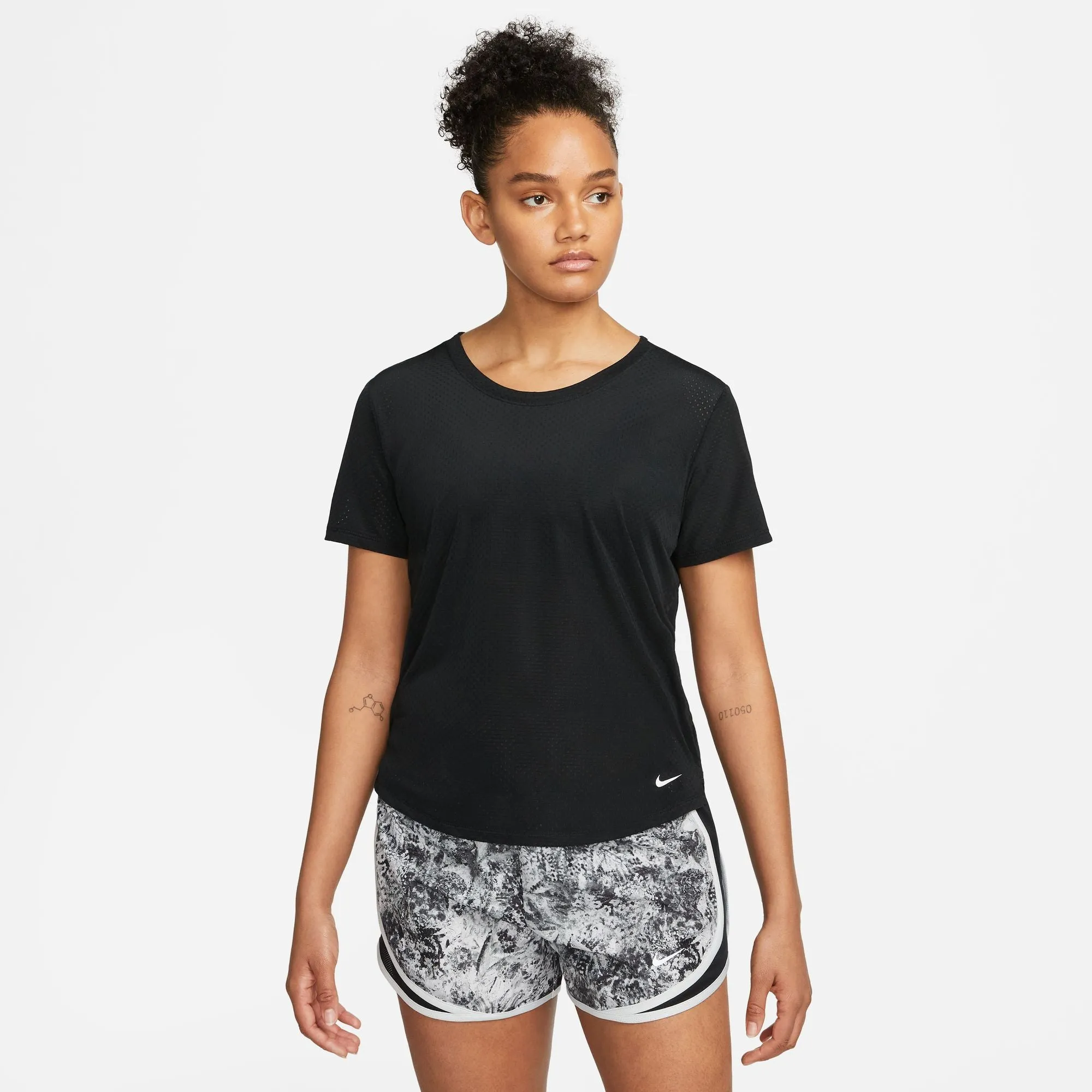 Nike Women's Dri-FIT One Breathe Tee Black / White