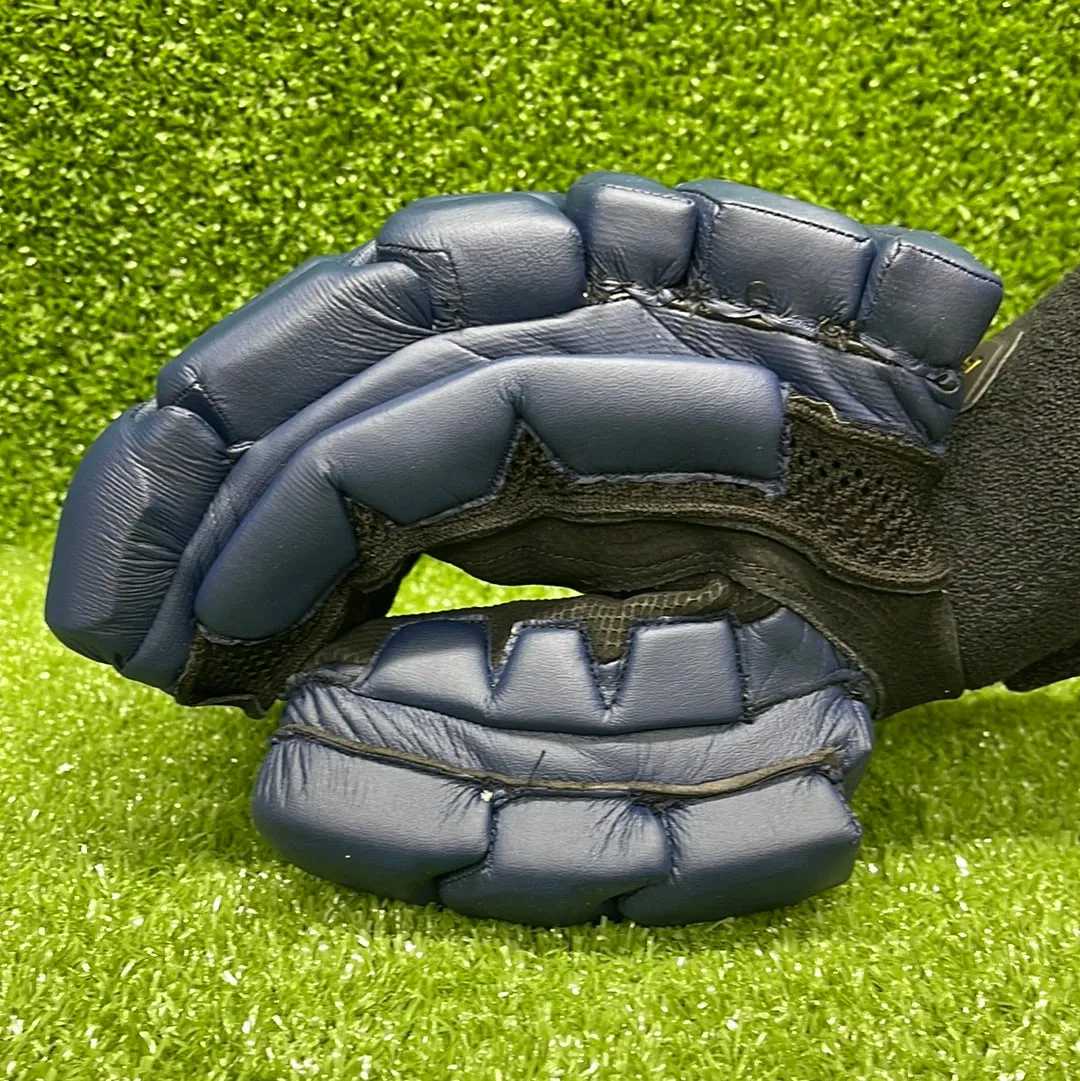 Raydn Players Pro Youth Cricket Batting Gloves (With Pittard) White / Navy Blue / Black