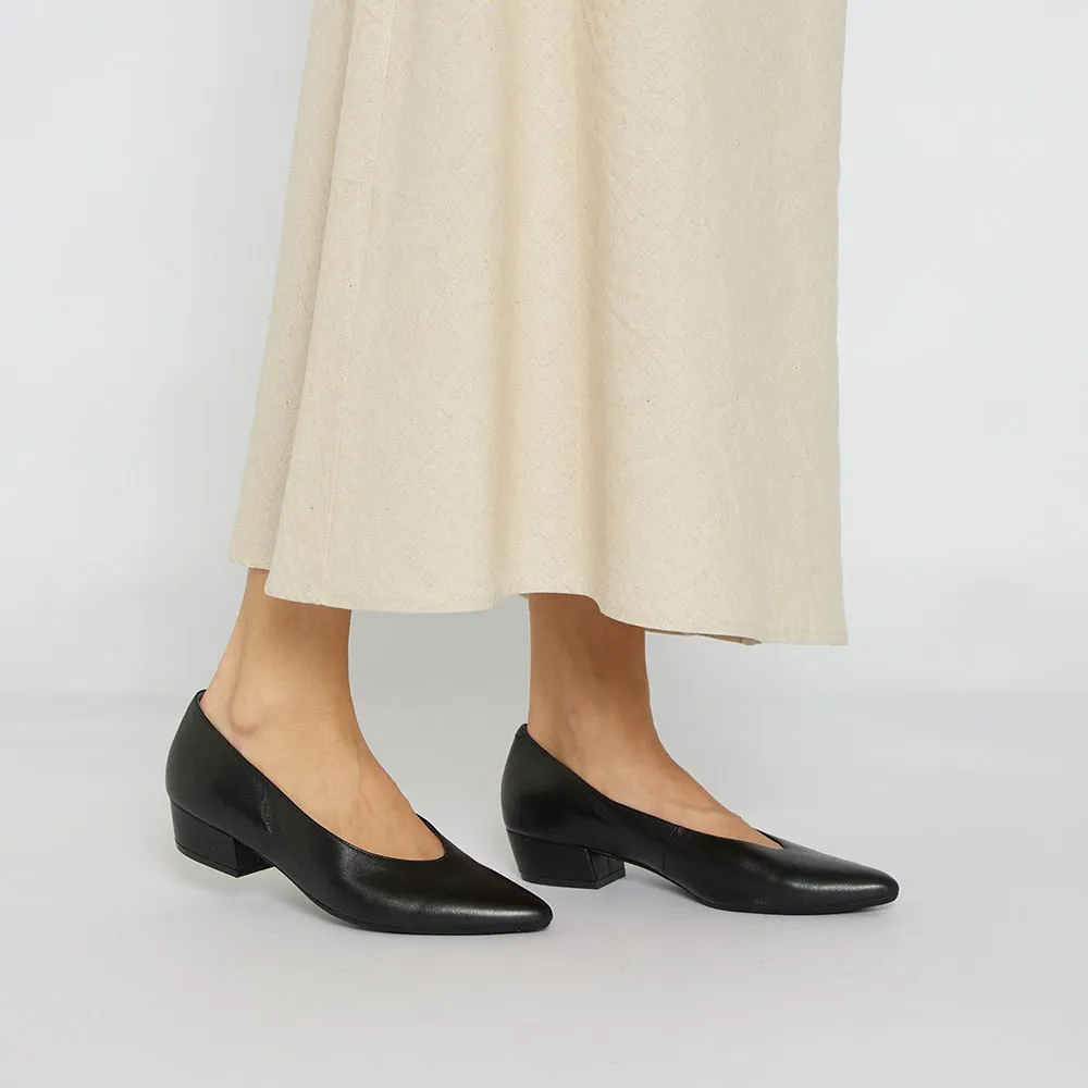 Reagan Heel in Black Leather